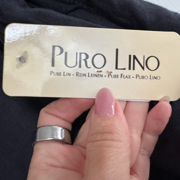 Italian 100% linen 2 piece set (pants and blazer)
Size XXL - Picture 5 of 16